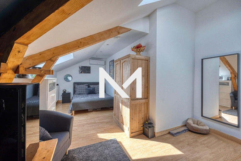 Maison - 229 m² - 7 pièces