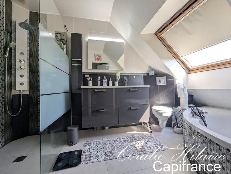 Maison - 95 m² - 5 pièces