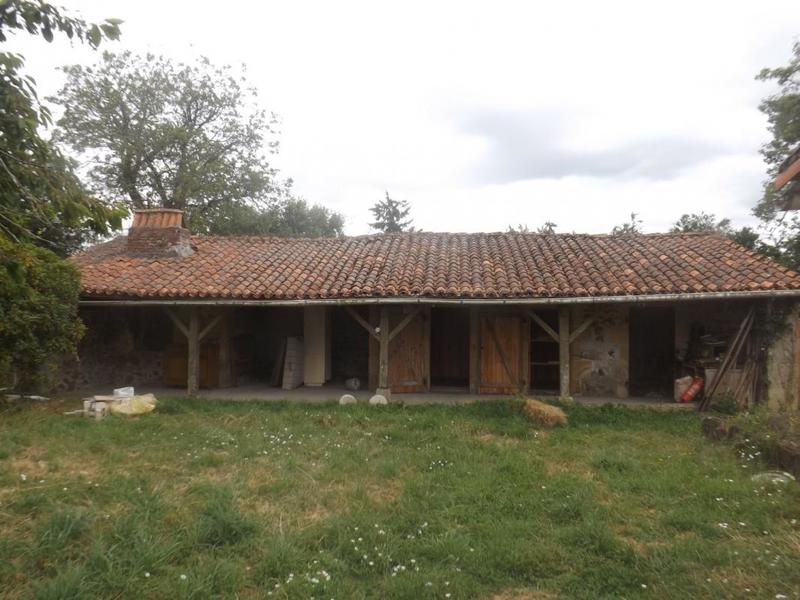 Maison traditionnelle - 230 m² - 8 pièces