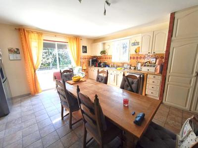 Maison - 233 m² - 8 pièces