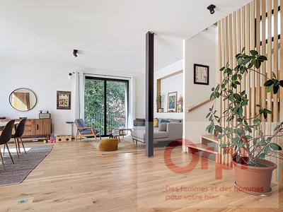 Maison - 211 m² - 7 pièces