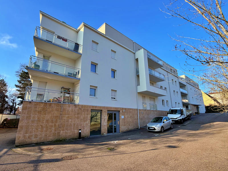 Appartement - 90 m² - 4 pièces