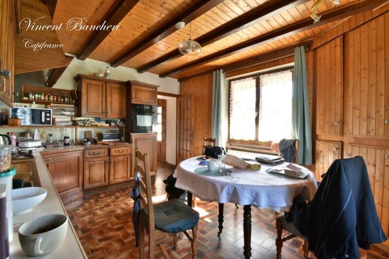 Maison - 220 m² - 6 pièces