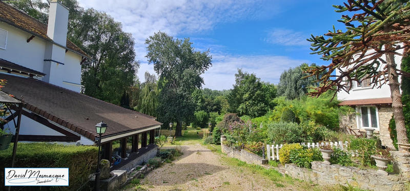 Propriété - 388 m² - 11 pièces