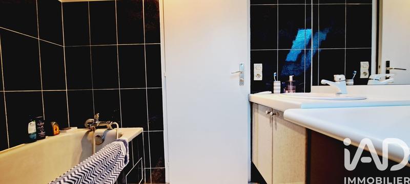 Maison - 202 m² - 8 pièces