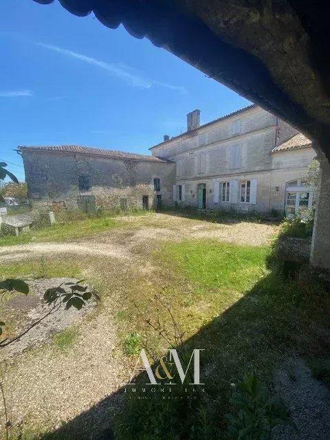 Maison - 350 m² - 10 pièces