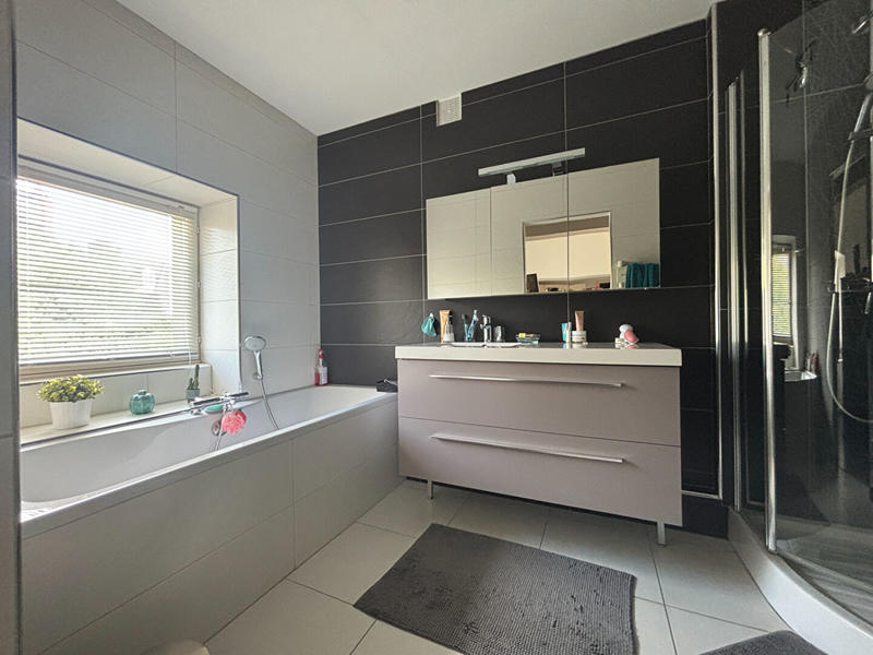 Maison - 212 m² - 6 pièces