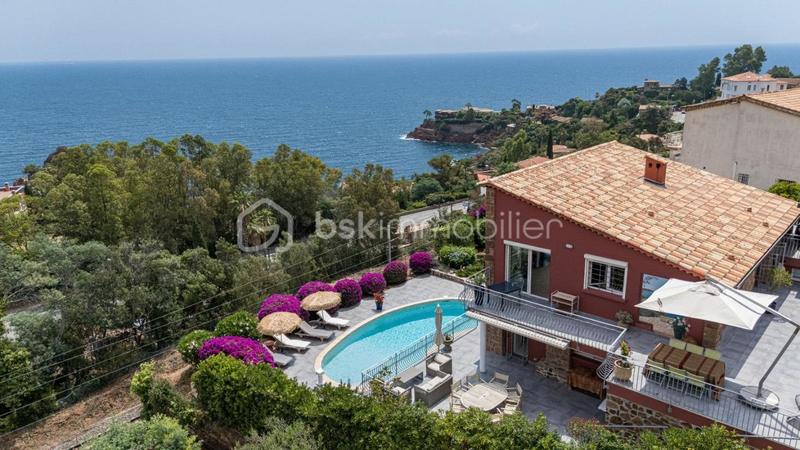 Villa - 219 m² - 5 pièces