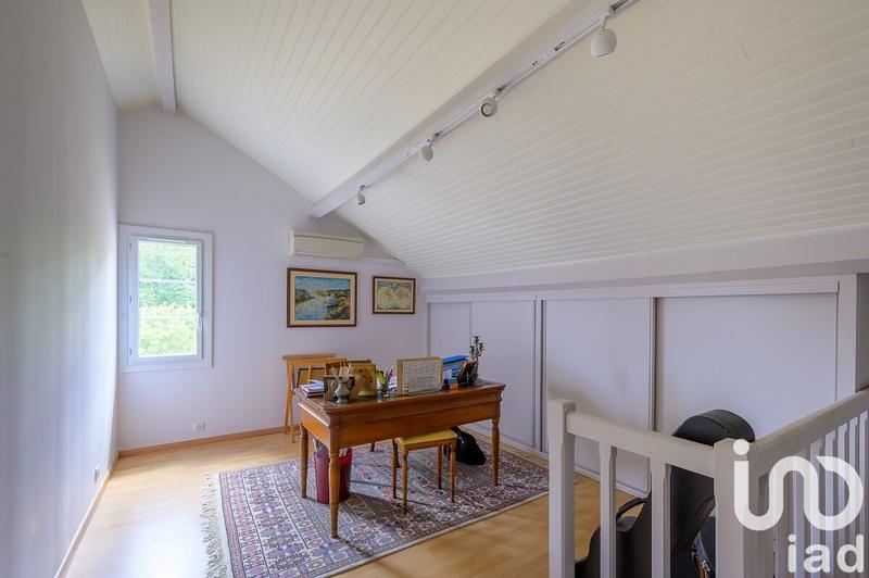 Maison - 250 m² - 9 pièces