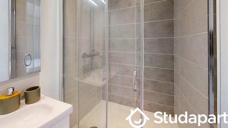 Chambre - 12 m² - 1 pièce