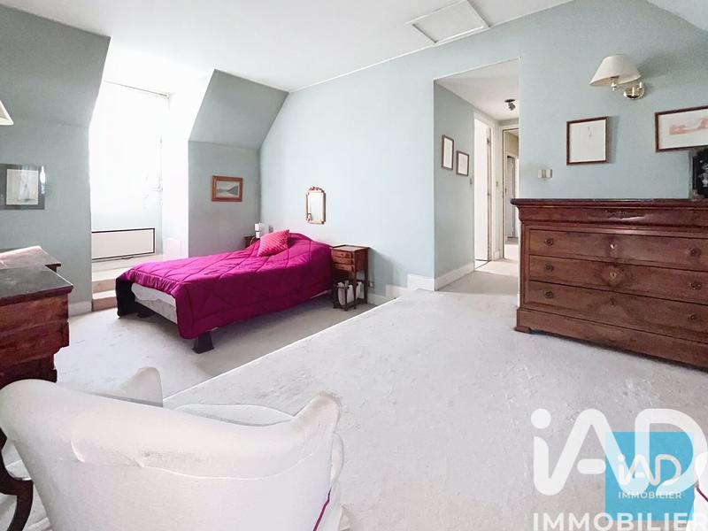 Maison - 211 m² - 8 pièces