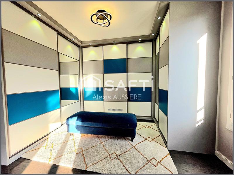 Maison - 214 m² - 6 pièces