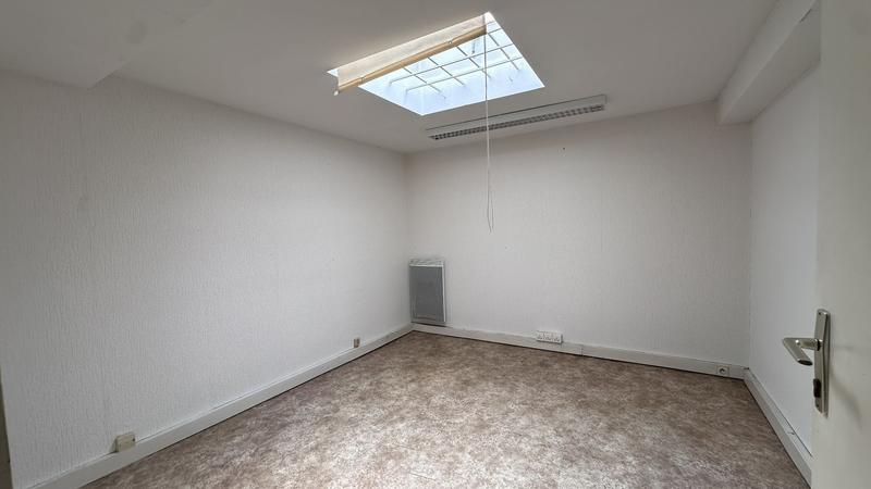 Bureau - 133 m² - 6 pièces