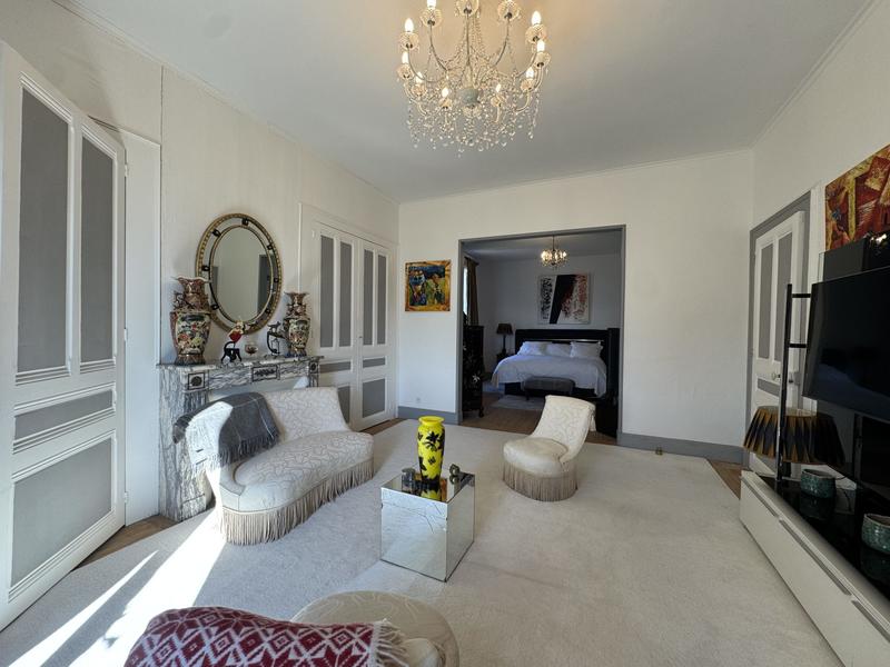 Maison - 700 m² - 15 pièces