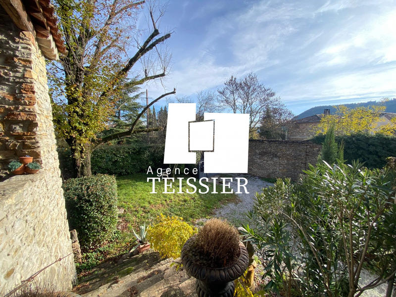 Maison - 181 m² - 6 pièces