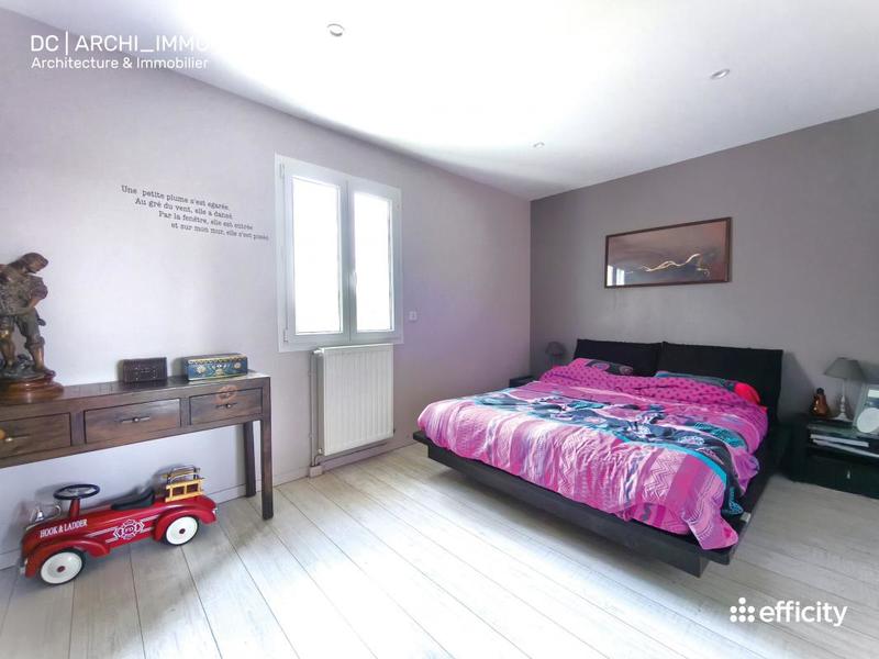 Maison - 205 m² - 7 pièces