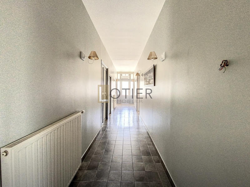 Maison - 207 m² - 8 pièces