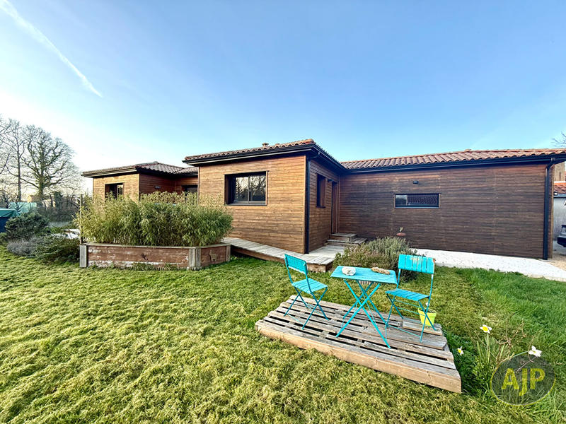 Maison - 97 m² - 5 pièces