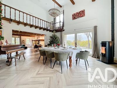 Maison - 369 m² - 11 pièces