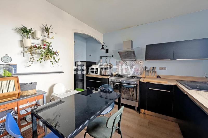 Maison - 80 m² - 4 pièces