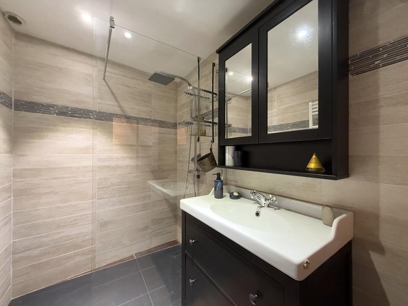 Maison - 226 m² - 7 pièces