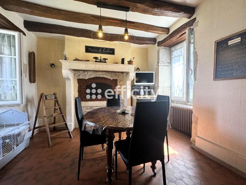 Maison - 215 m² - 8 pièces