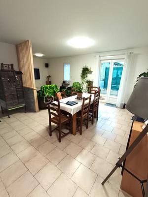 Maison traditionnelle - 75 m² - 3 pièces