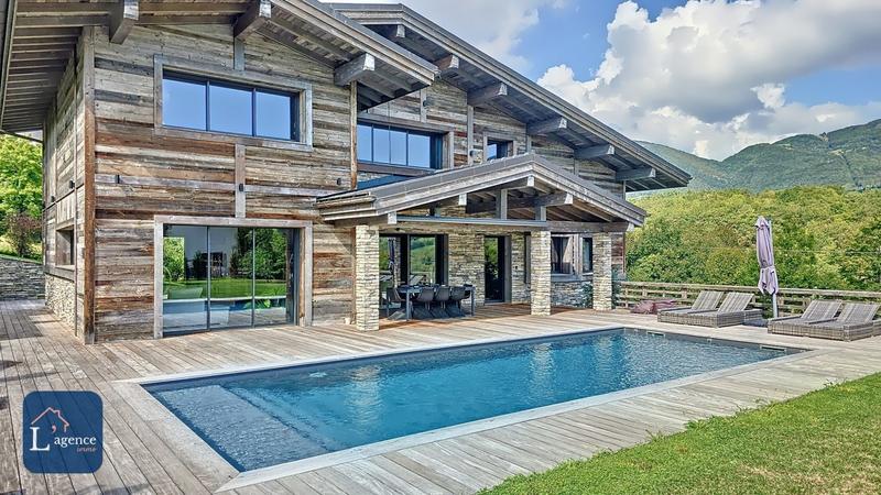 Maison - 219 m² - 7 pièces