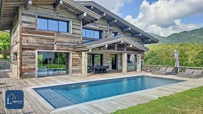 Maison - 219 m² - 7 pièces