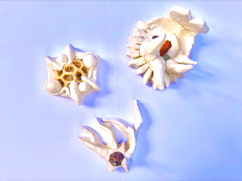 Stage modelage et arts plastiques 11-14 ans - "Inventez votre talisman protecteur !"