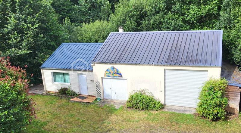 Pavillon - 210 m² - 8 pièces