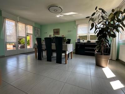 Propriété - 215 m² - 7 pièces