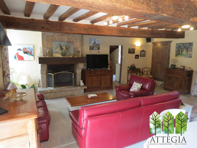 Maison traditionnelle - 422 m² - 14 pièces