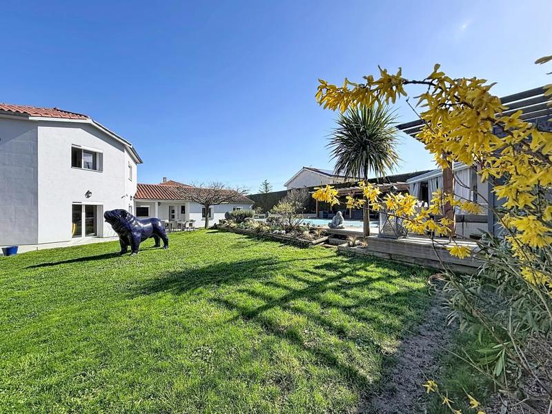 Maison - 194 m² - 6 pièces