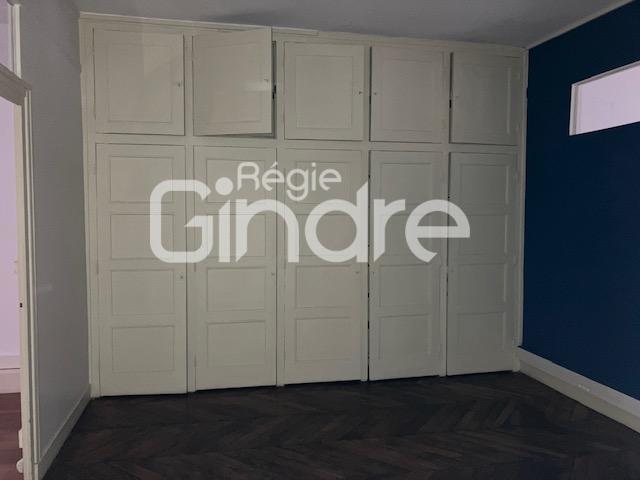 Bureau - 93 m² - 1 pièce