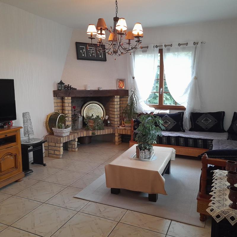 Maison - 220 m² - 12 pièces