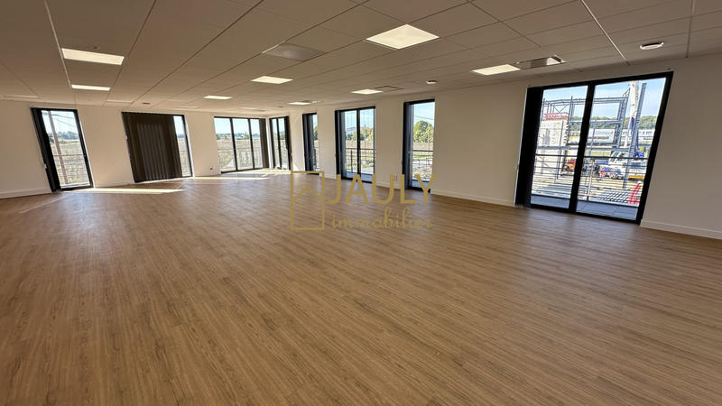 Local commercial - 910 m²