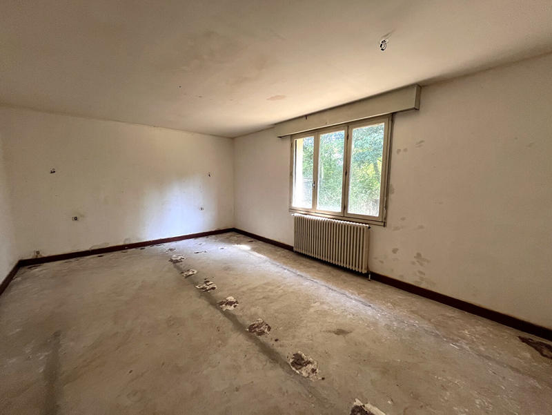 Maison - 250 m² - 6 pièces