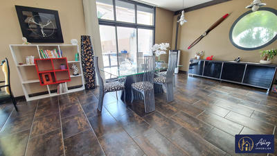 Maison contemporaine - 211 m² - 6 pièces