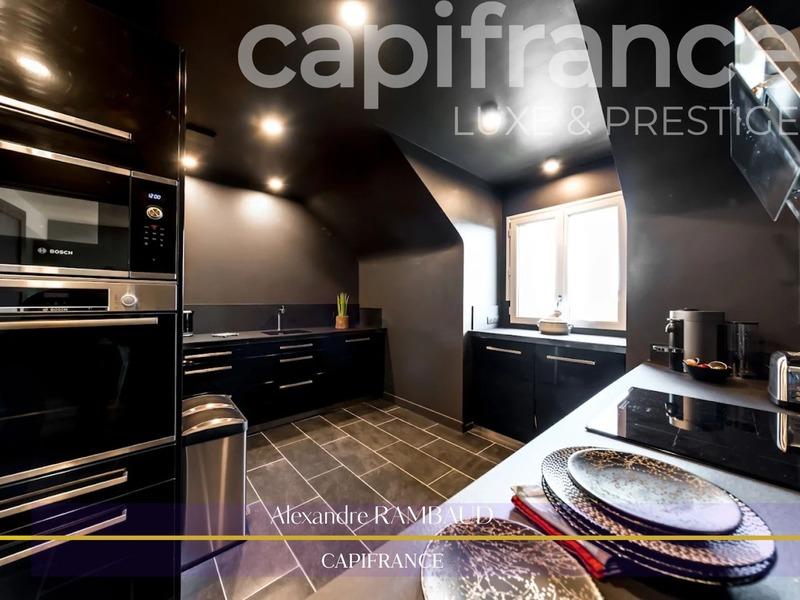 Demeure - 435 m² - 17 pièces