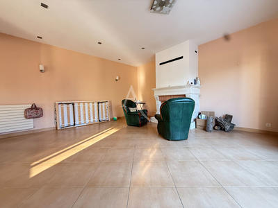 Maison - 232 m² - 8 pièces