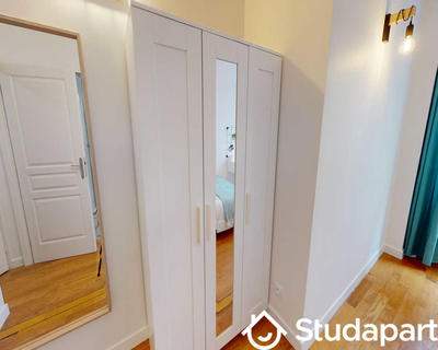 Chambre - 150 m² - 1 pièce