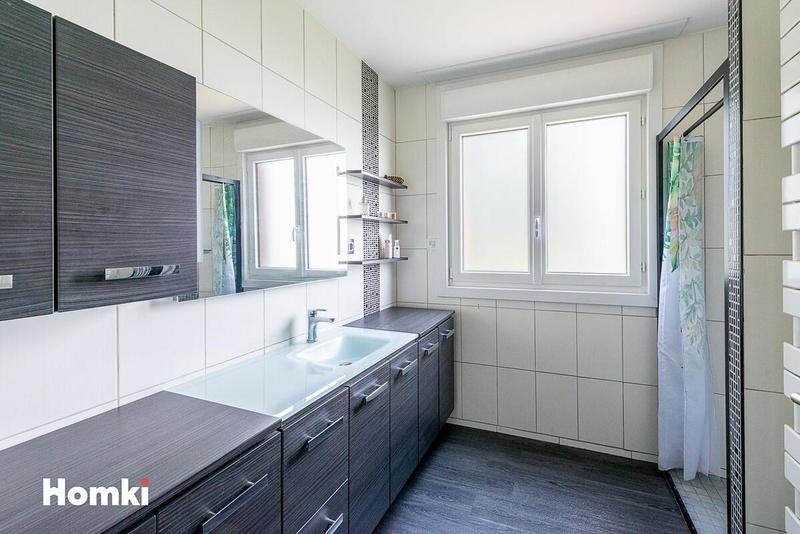 Demeure - 262 m² - 7 pièces