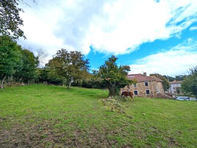 Maison - 327 m² - 10 pièces