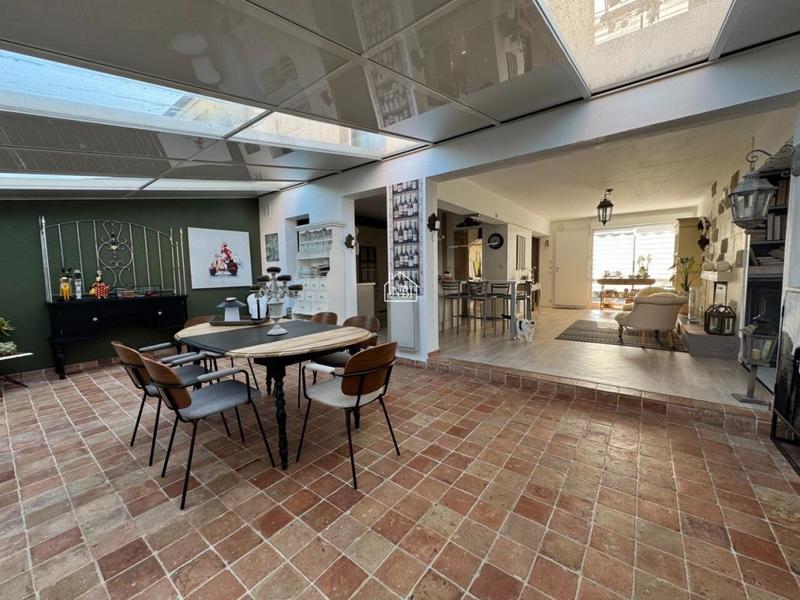 Pavillon - 158 m² - 7 pièces