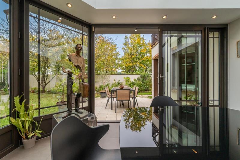 Maison - 200 m² - 9 pièces