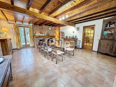 Maison - 248 m² - 13 pièces