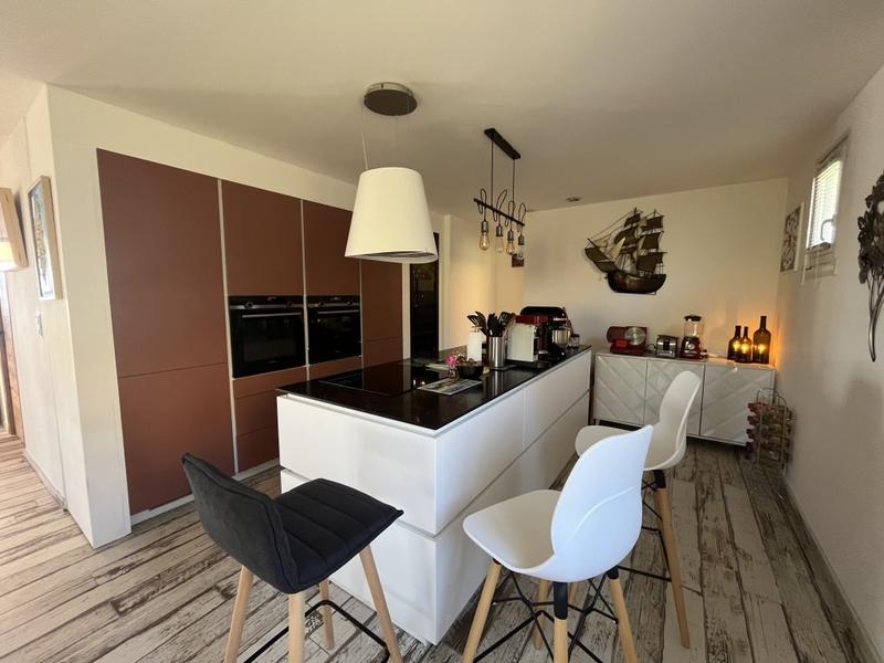 Villa - 196 m² - 6 pièces