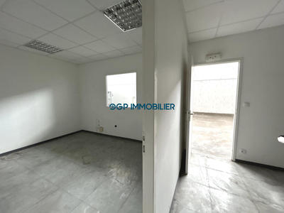 Local commercial - 228 m² - 3 pièces