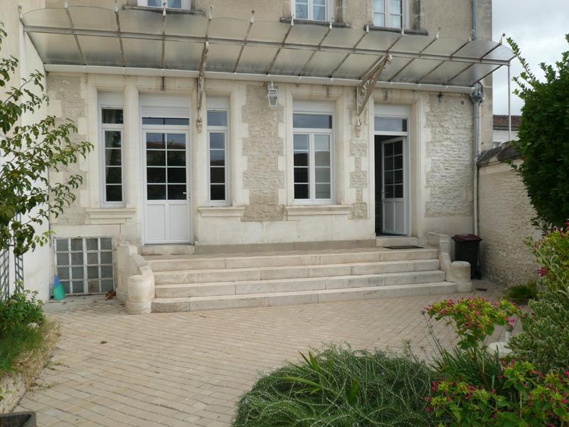 Maison bourgeoise - 230 m² - 9 pièces